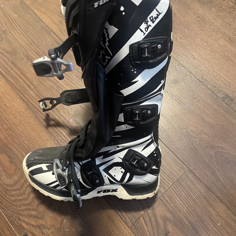 Fox boots